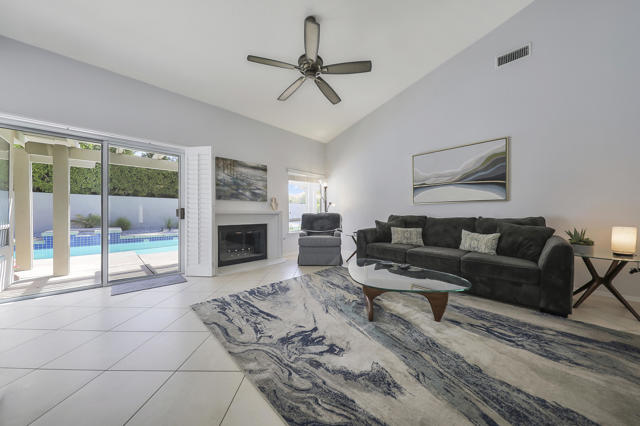 Image 10 of 31 For 40346 Barington Drive