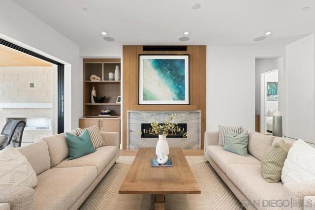 2910 Highland Dr., Carlsbad CA: https://media.crmls.org/mediaz/5120c56d-669d-4a4c-b16f-f586e9de52ba.jpg