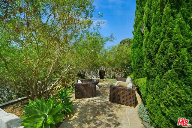 592 Radcliffe Avenue, Pacific Palisades, California 90272, 4 Bedrooms Bedrooms, ,4 BathroomsBathrooms,Single Family Residence,For Sale,Radcliffe,24426427