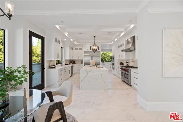 4351 Vanalden Avenue, Tarzana CA: https://media.crmls.org/mediaz/5121eae6-f8b8-4bee-ac66-26851e58e209.jpg