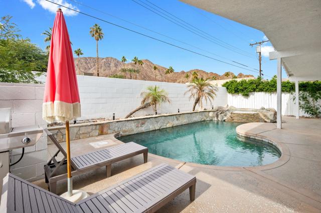 51605 Avenida Carranza, La Quinta CA: https://media.crmls.org/mediaz/512211be-adda-4b1e-9830-fd07059a8d05.jpg