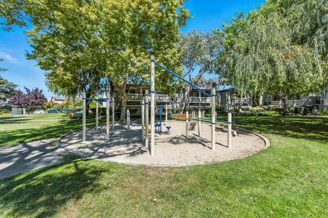 1051 Beach Park Boulevard, Foster City CA: https://media.crmls.org/mediaz/51224ad0-a614-4c84-9de6-babcb35f8981.jpg