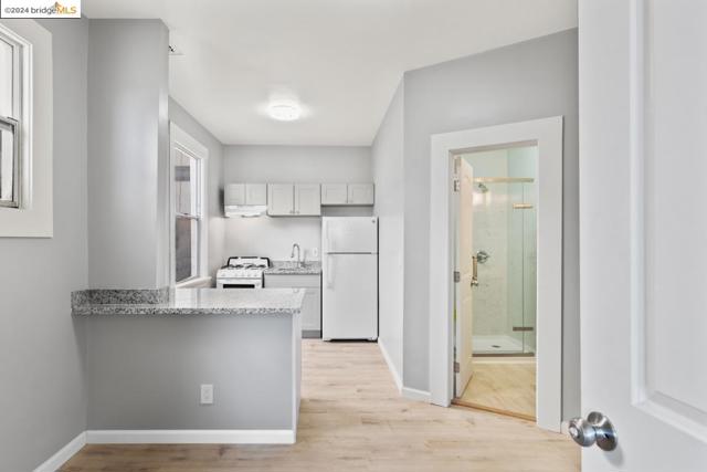 Image 19 of 28 For 680 14th St  