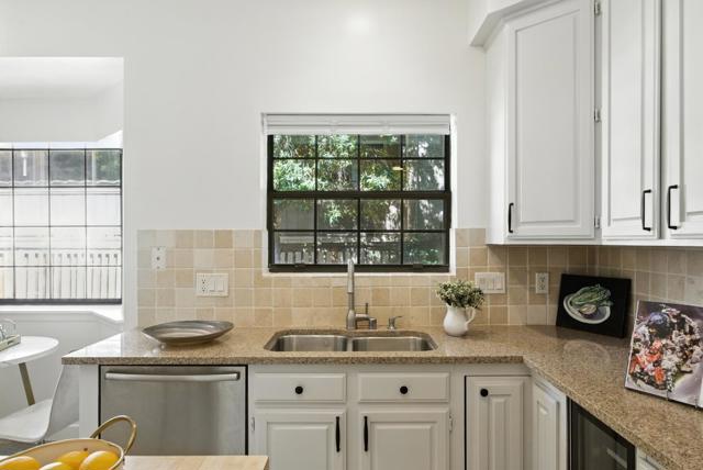 447 Homer Avenue, Palo Alto CA: https://media.crmls.org/mediaz/5122a129-1de1-42fa-996d-1697170b3548.jpg