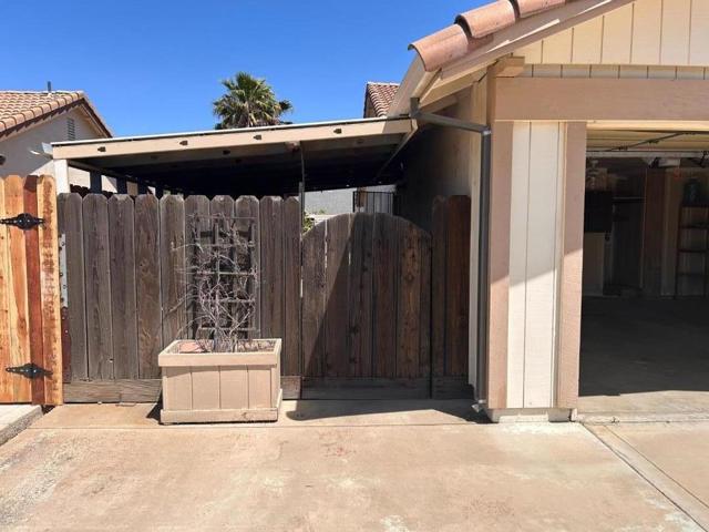 754 Meadowlark Avenue, Los Banos CA: https://media.crmls.org/mediaz/5122dadb-3b30-44c1-aea2-28605e1acca1.jpg