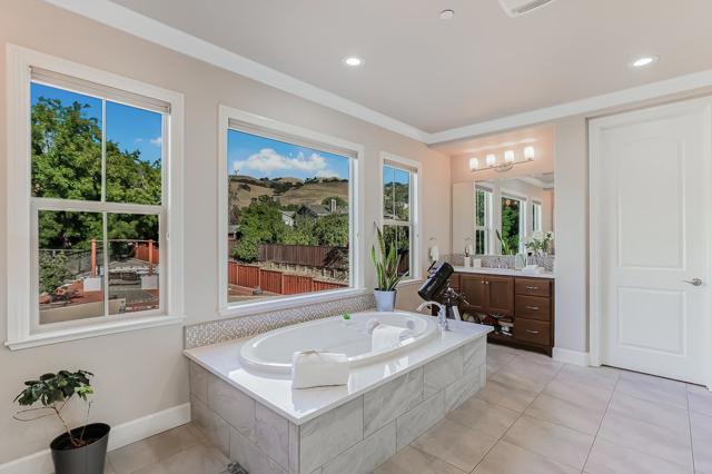 Image 47 of 73 For 6352 Grand Oak Way