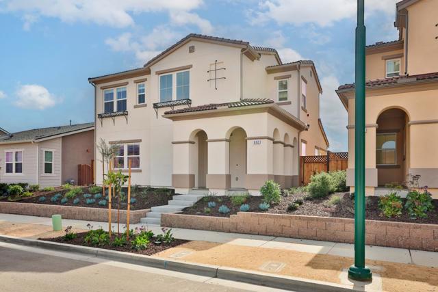 592 Santa Lucia Way, Marina CA: https://media.crmls.org/mediaz/5123bb78-9a08-4b55-a63e-b536c34f91a4.jpg