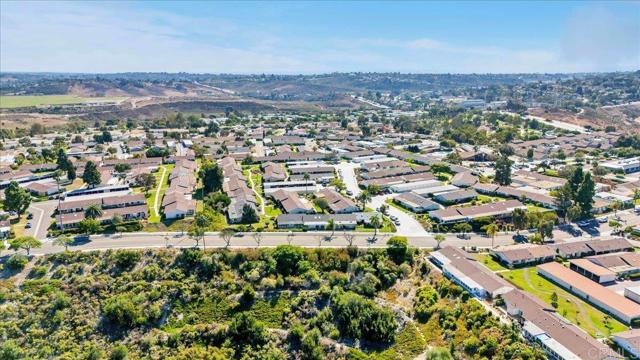 Detail Gallery Image 4 of 47 For 3685 Vista Campana N #56,  Oceanside,  CA 92057 - 3 Beds | 2 Baths