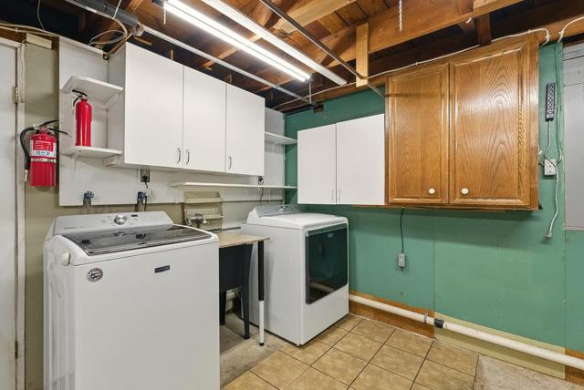 511 Marine View Avenue, Belmont CA: https://media.crmls.org/mediaz/512446c3-a583-4062-af2b-99dd9c3d55c7.jpg