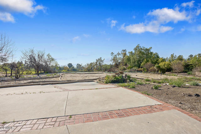 637 Valley Vista Drive, Camarillo CA: https://media.crmls.org/mediaz/5124694e-9f05-4203-be68-022c97017930.jpg