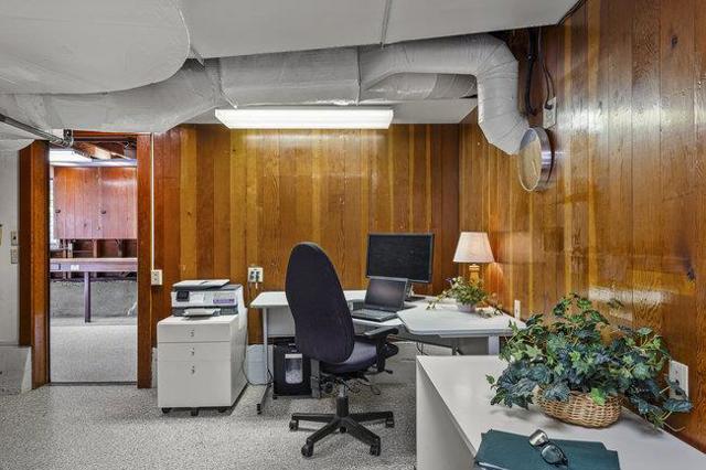 320 Jackson Street, San Mateo CA: https://media.crmls.org/mediaz/512491db-4301-475e-8327-782a9666eee9.jpg