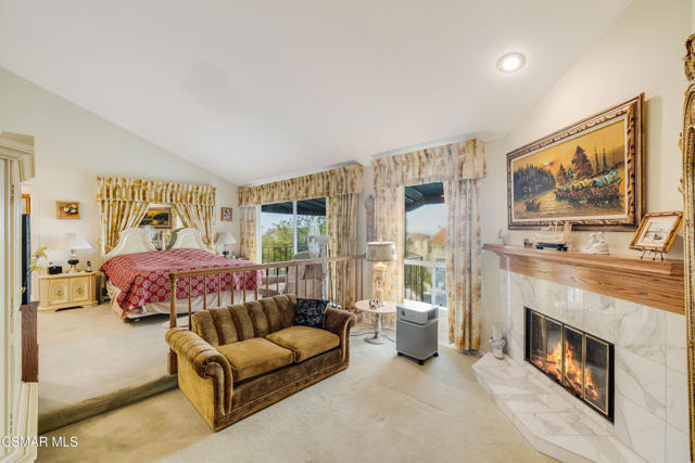 18128 Sandringham Court, Porter Ranch CA: https://media.crmls.org/mediaz/5124c12a-dbd4-4df6-94ab-af800d62a060.jpg