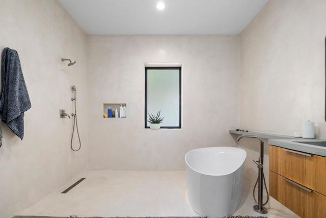 1421 Weston Road, Scotts Valley CA: https://media.crmls.org/mediaz/5124c3d6-a76d-4c0f-a009-fd9afdca15f5.jpg
