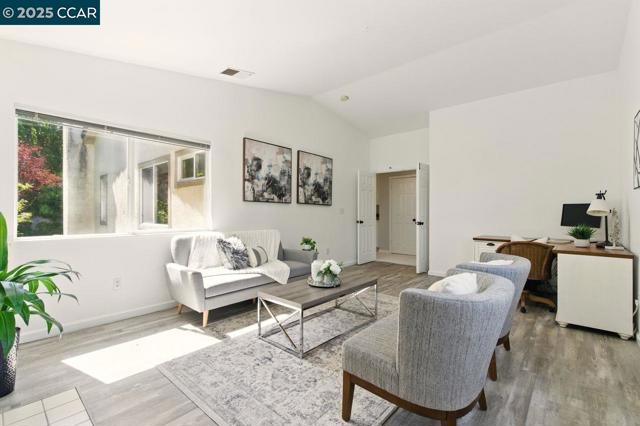 5220 Portillo Valley, San Ramon CA: https://media.crmls.org/mediaz/5125a04d-ac69-46a0-8301-73b6958bfb01.jpg