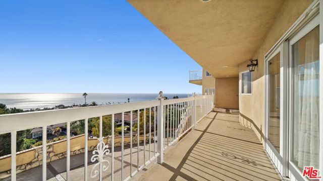 6461 Chartres Drive, Rancho Palos Verdes, California 90275, 4 Bedrooms Bedrooms, ,4 BathroomsBathrooms,Residential,For Sale,Chartres,25489123