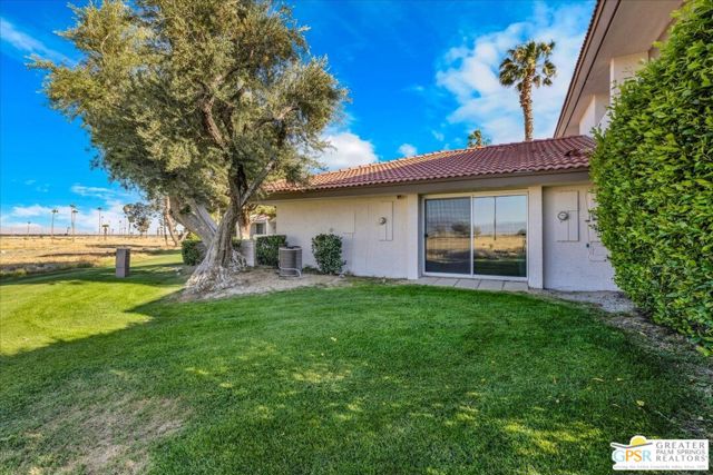 2530 N Whitewater Club Drive, Palm Springs CA: https://media.crmls.org/mediaz/51266530-9fcc-471b-bd45-036944b4df3e.jpg