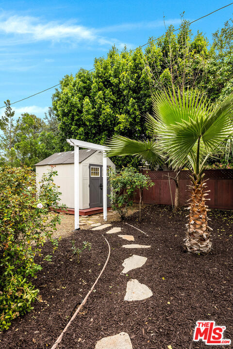 5728 Columbus Avenue Avenue, Sherman Oaks CA: https://media.crmls.org/mediaz/51274f2f-e71b-42c5-9f56-fb0c6f77ae9f.jpg