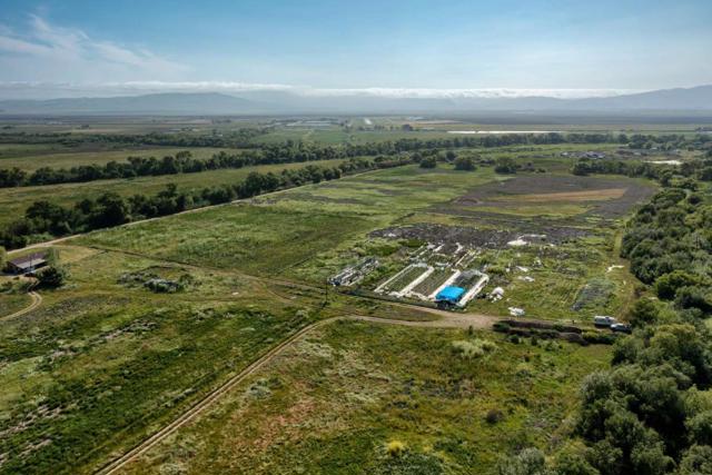 79547958 Lovers Lane, Hollister CA: https://media.crmls.org/mediaz/5127643a-95f8-4adf-9670-f142747e7dbd.jpg