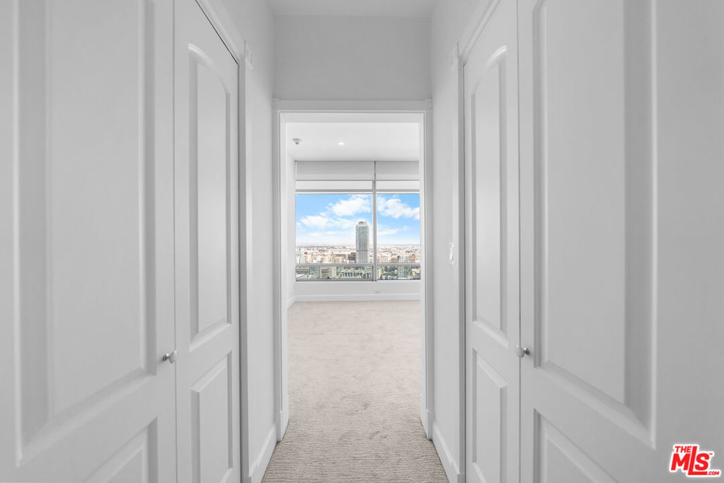 https://media.crmls.org/mediaz/51289b10-0674-4c0b-a78e-1ec84b0bc983.jpg?preset=X-Large
