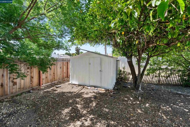 3301 Buchanan Road, Antioch CA: https://media.crmls.org/mediaz/5128a3dc-9956-45b7-8261-05f30e7367a1.jpg