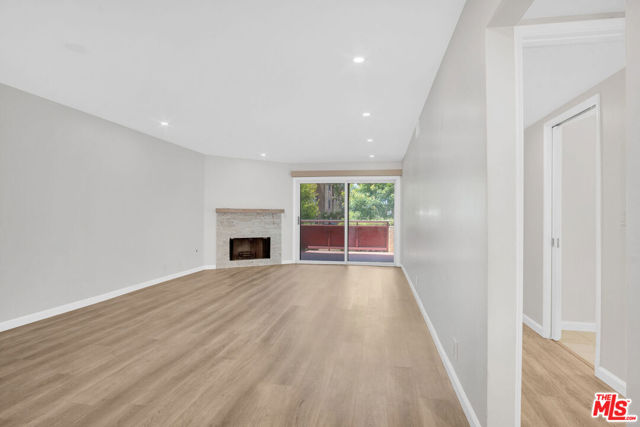 950 Main Street, El Segundo CA: https://media.crmls.org/mediaz/5128ab4a-b9de-4981-a0c5-48aaa12f281d.jpg