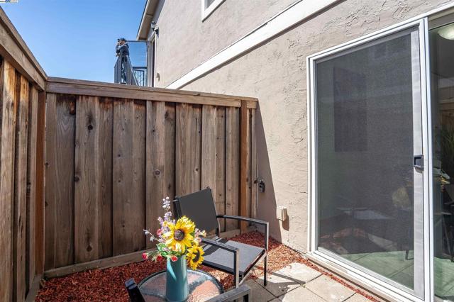 325 San Miguel Ct, Milpitas CA: https://media.crmls.org/mediaz/51292e1d-f8d5-43ba-b4c1-b3bd6dce9c61.jpg