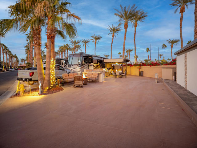 80394 Ave 48, Indio CA: https://media.crmls.org/mediaz/512941d0-1af5-4c0b-b376-247c45dd751a.jpg