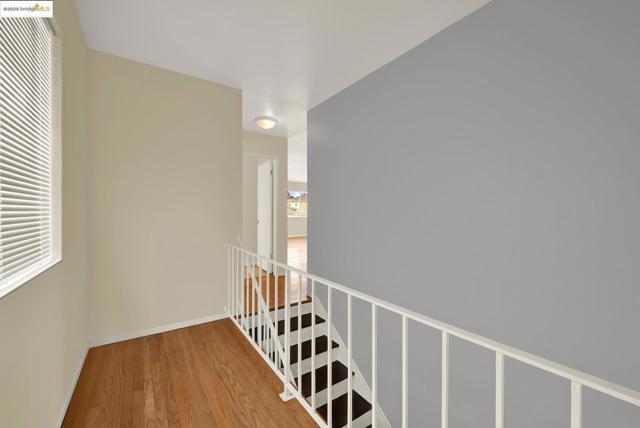 2524 Parker Ave, Oakland CA: https://media.crmls.org/mediaz/51294a11-4dd0-49f6-a8cf-cc67851f6711.jpg