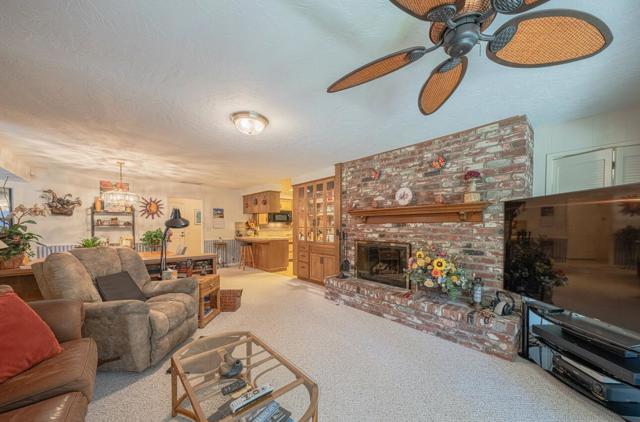 51 La Mirada Court, Salinas CA: https://media.crmls.org/mediaz/51294ff7-c1bc-47a4-b091-1e41a650a04f.jpg