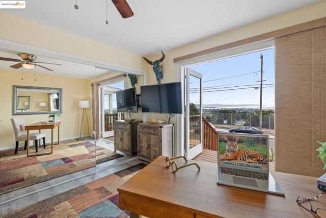 1034 Navellier St, El Cerrito CA: https://media.crmls.org/mediaz/5129623d-cb2f-4b83-bddb-cf1e7ef74cff.jpg
