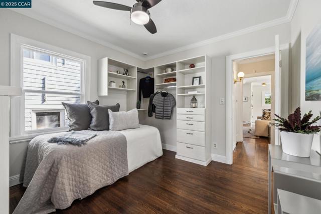 3036 Delaware St, Oakland CA: https://media.crmls.org/mediaz/512a2648-2fec-4c84-8bfe-297bf916608c.jpg
