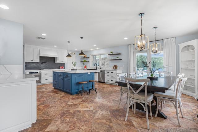 Detail Gallery Image 3 of 75 For 22053 Highland St, Wildomar,  CA 92595 - 5 Beds | 3/2 Baths