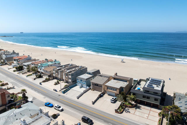 1905 Ocean Drive, Oxnard CA: https://media.crmls.org/mediaz/512ae8a2-28ee-427c-86b3-26496247f5a7.jpg
