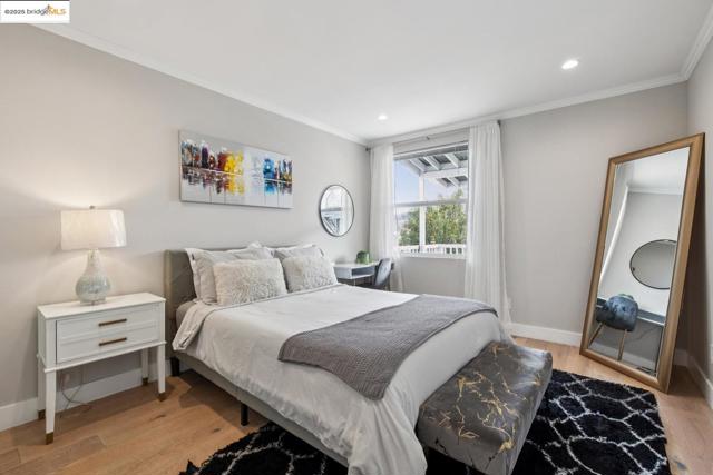 1537 Revere AVE, San Francisco CA: https://media.crmls.org/mediaz/512ba2fb-6107-4f14-ac97-f39a36e43965.jpg