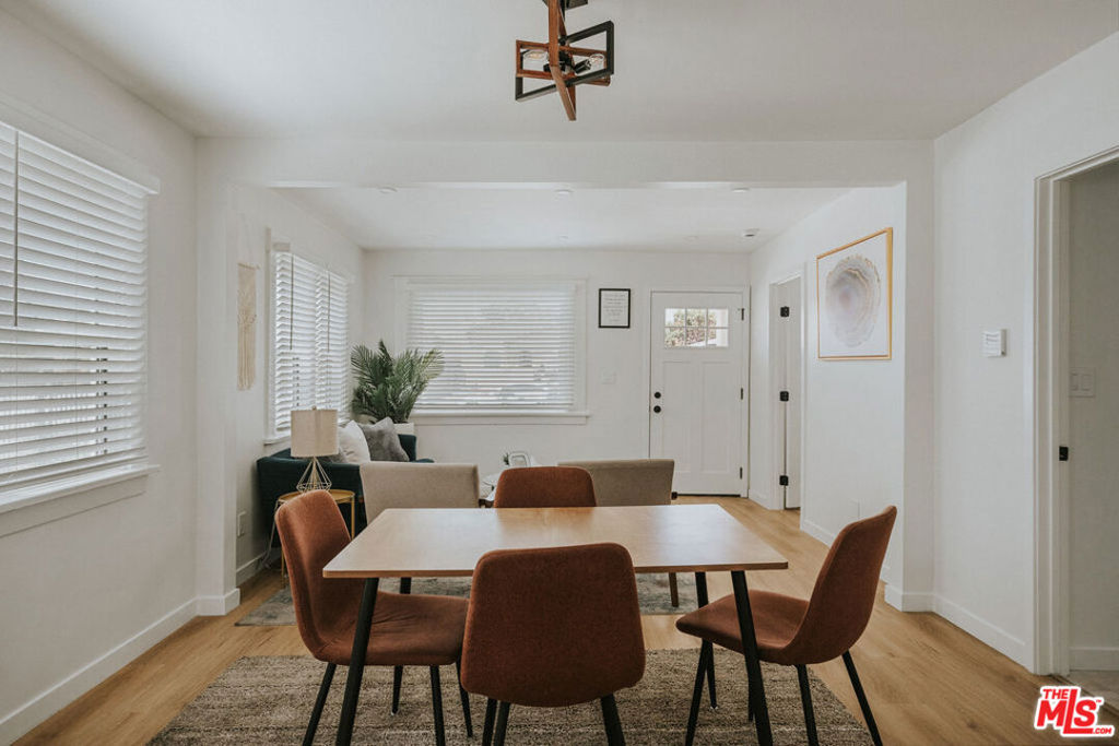 https://media.crmls.org/mediaz/512dc457-3d0e-45d6-b3b0-f4d1013d6775.jpg?preset=X-Large