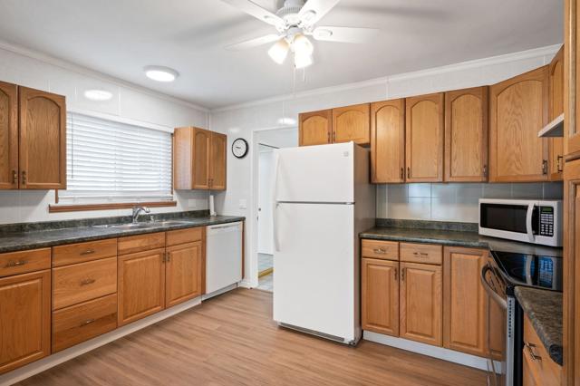 77145 Minnesota Avenue, Palm Desert CA: https://media.crmls.org/mediaz/512f5404-a66a-439a-be66-d2c6b3accd21.jpg