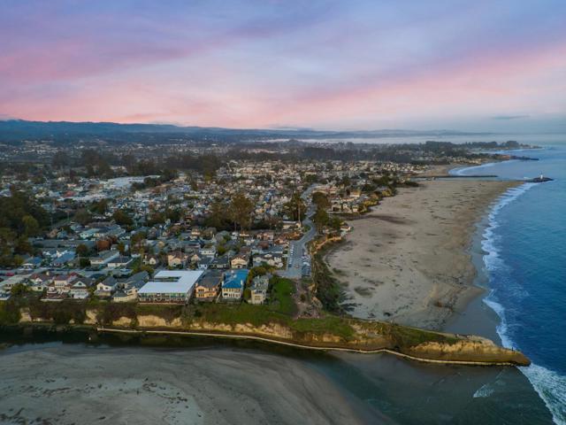 1148 E Cliff Drive, Santa Cruz CA: https://media.crmls.org/mediaz/513119c0-ff7e-4b0c-b301-2296fdac56fc.jpg