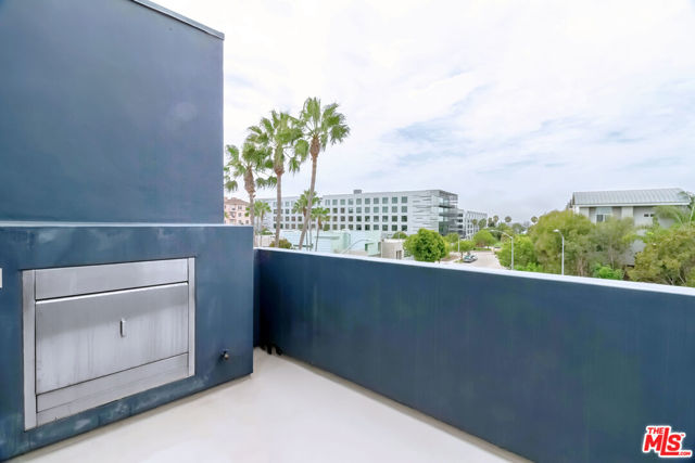 5350 Playa Vista Drive, 14 photo 17