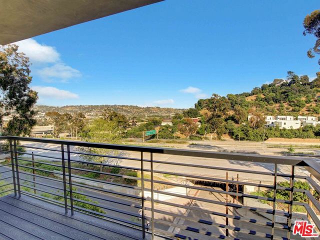 2612 Corralitas, Los Angeles CA: https://media.crmls.org/mediaz/51315327-4980-465a-a3f1-17771b7019fc.jpg