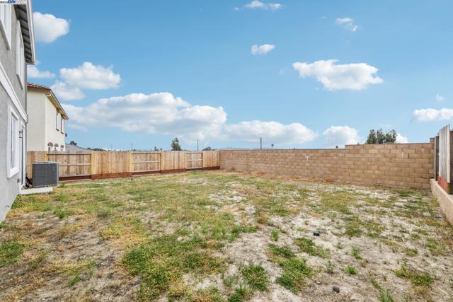 4111 Markovich Court, Richmond CA: https://media.crmls.org/mediaz/5131f860-3e78-4f2c-bbba-26566fcf3ec2.jpg