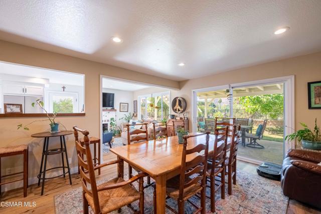 5625 Slicers Circle, Agoura Hills CA: https://media.crmls.org/mediaz/5132cf26-380e-4b5f-bcf0-21e5cd4a6797.jpg