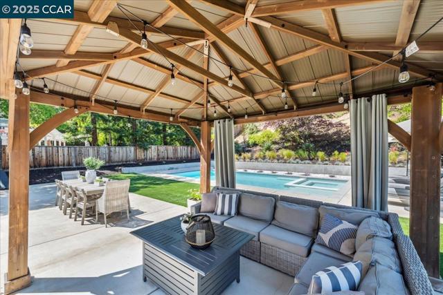 97 Woodranch Cir, Danville CA: https://media.crmls.org/mediaz/5132e130-8f87-4e71-a7cf-d2cdd9c252ee.jpg