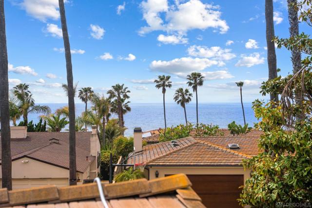 6423 Avenida Cresta, La Jolla CA: https://media.crmls.org/mediaz/5133e5c7-8a4b-499d-a5c5-6c53426ce666.jpg