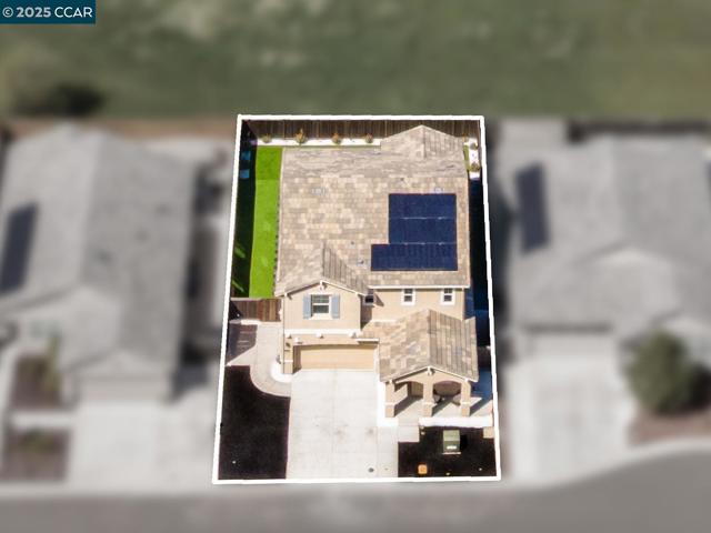 9603 Del Seis Dr, Sacramento CA: https://media.crmls.org/mediaz/51349df9-c3d9-438c-8aba-f8fb11832bbc.jpg
