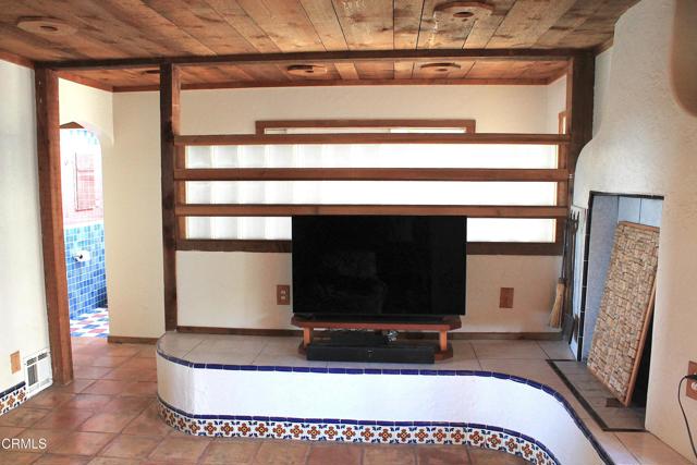 1693 Poli Street, Ventura CA: https://media.crmls.org/mediaz/5134dccf-b4a4-4df8-90c8-3e244c0a0940.jpg