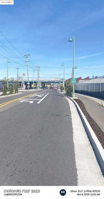 3532 San Leandro St, Oakland CA: https://media.crmls.org/mediaz/5135db7a-8675-4b95-9b5e-3d48ef34584b.jpg