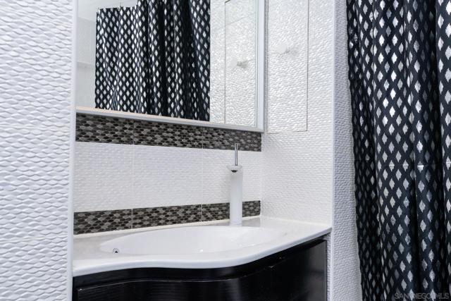3550 Lebon Dr, San Diego CA: https://media.crmls.org/mediaz/51372492-35d4-4b3f-8eca-b3e616a916d1.jpg