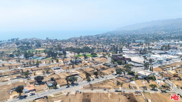 856 Toyopa Drive, Pacific Palisades CA: https://media.crmls.org/mediaz/51373e76-0d7d-44fa-9bba-597779fd4ad5.jpg