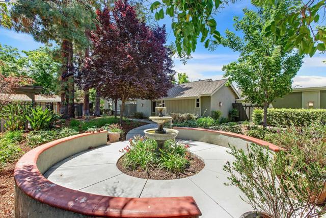 1328 Star Bush Ln, San Jose CA: https://media.crmls.org/mediaz/5137e747-ca5c-4f02-87cf-968ed1dc1582.jpg
