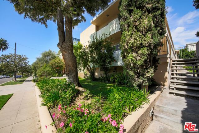 Drew Fenton | 11933 Darlington Avenue Los Angeles CA | MLS: 7171698